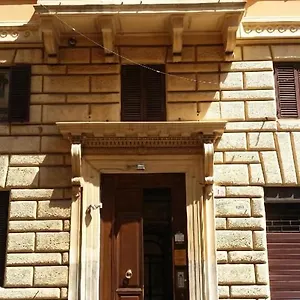 House 4 Mori Roma